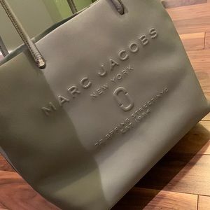 Marc Jacobs Logo shopper east west tote bag
